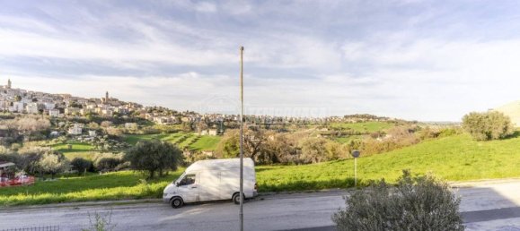 Дом с 4 спальнями в Коридония, Италия № 115158 4