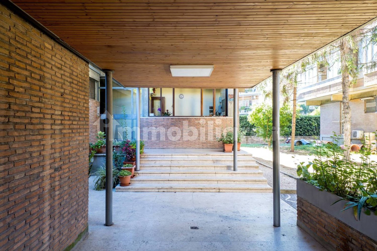 Квартира с 1 спальней в Рим, Италия № 296533