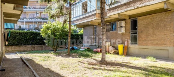 Квартира с 1 спальней в Рим, Италия № 296533 2