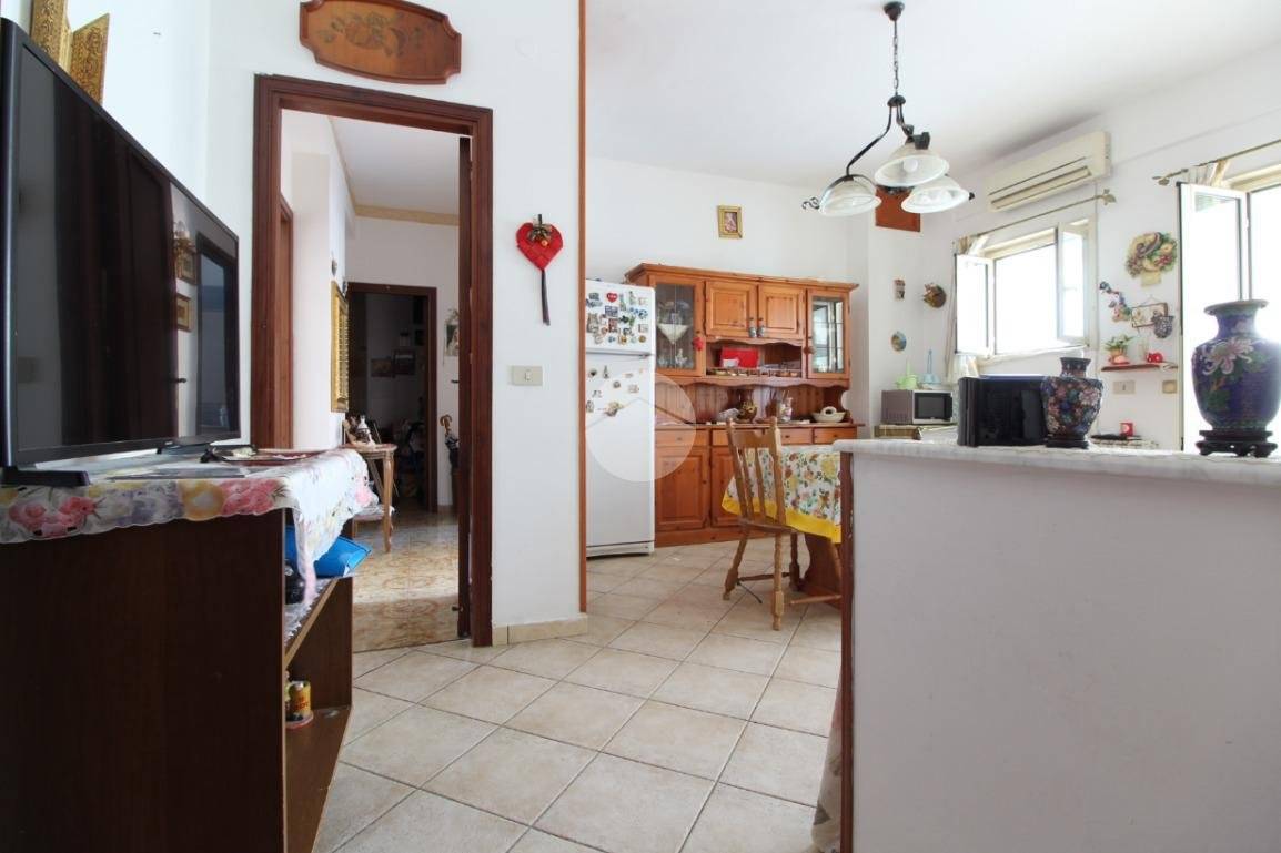 2 bedrooms Apartment in Palermo, Italy No. 271033