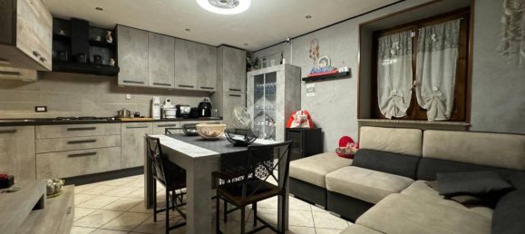 3 bedrooms House in Galliate, Italy No. 53270 5