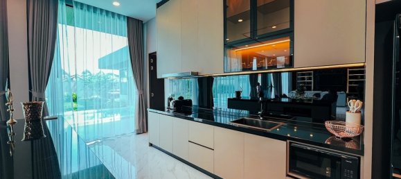 Вилла с 6 спальнями в Паттайя, Таиланд № 24611 20