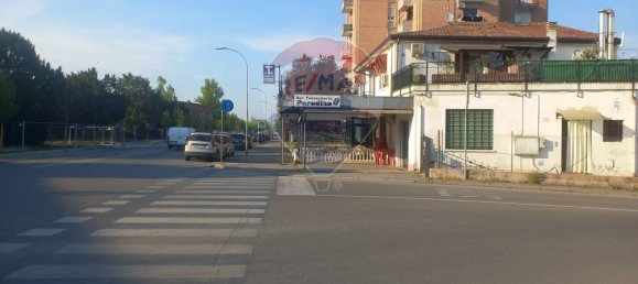 1 room Commercial property in Ferrara, Italy No. 346097 2