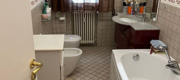 6 bedrooms Apartment in Rovigo, Italy No. 338301 11