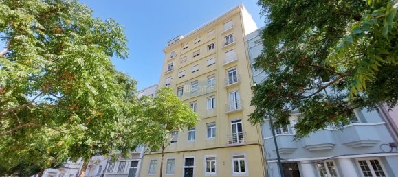 4 bedrooms Apartment in Lisbon, Portugal No. 97438 2