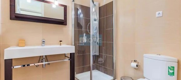 4 bedrooms Apartment in Lisbon, Portugal No. 97438 9