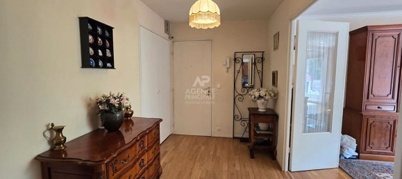2 bedrooms Apartment in Cergy, France No. 175584 5