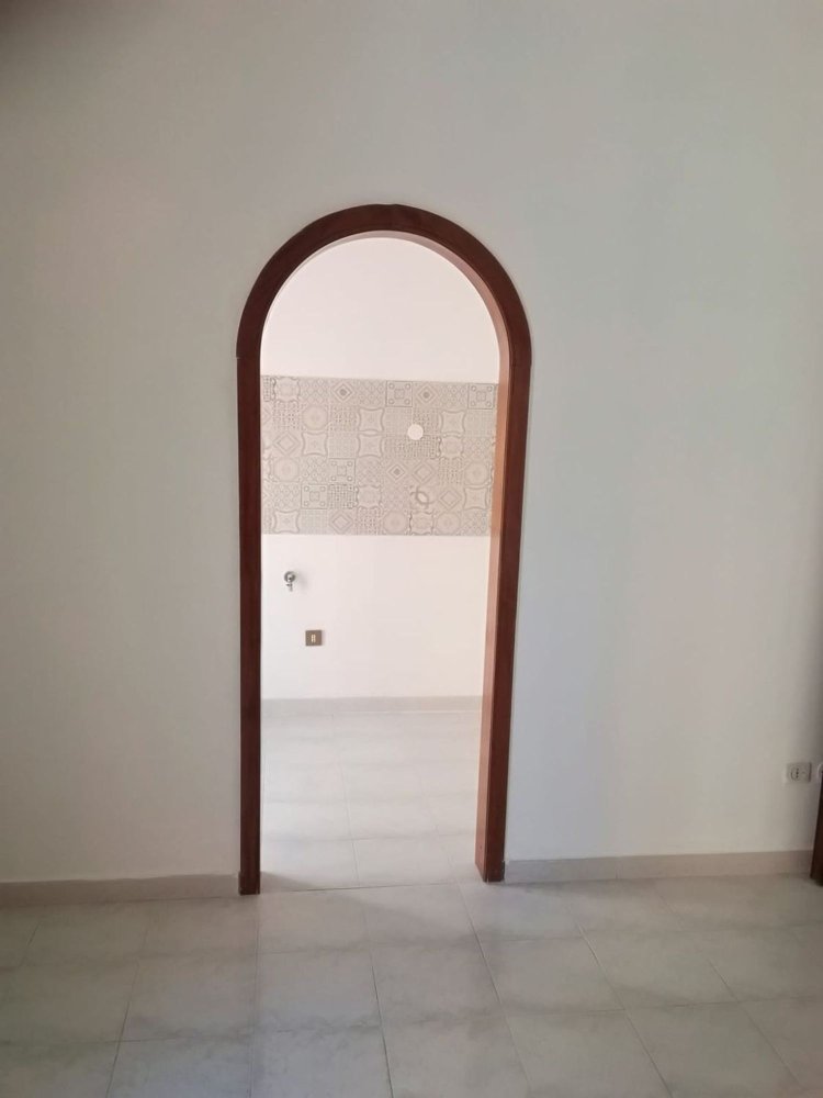 6 rooms Apartment in Palermo, Italy No. 255486