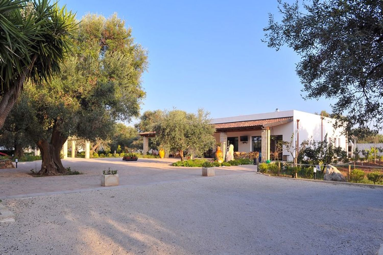 Edificio en Leverano, Italy 18500 m² No. 103349