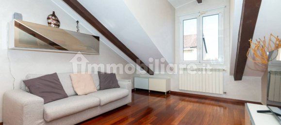 1 bedroom Apartment in Turin, Italy No. 330901 4