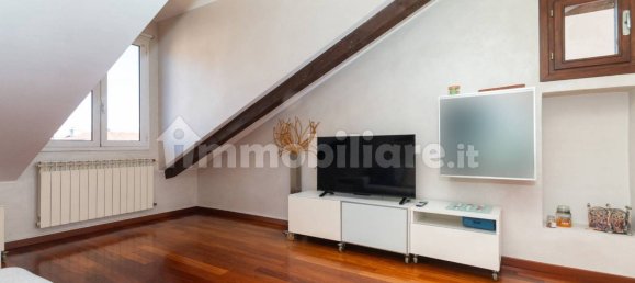 1 bedroom Apartment in Turin, Italy No. 330901 5