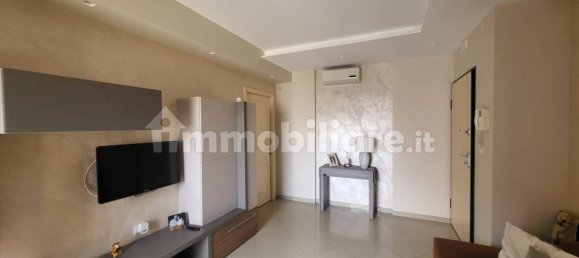 Квартира с 2 спальнями в Трани, Италия № 291259 3