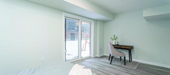 3 bedrooms House in Collingwood, Canada No. 918 4