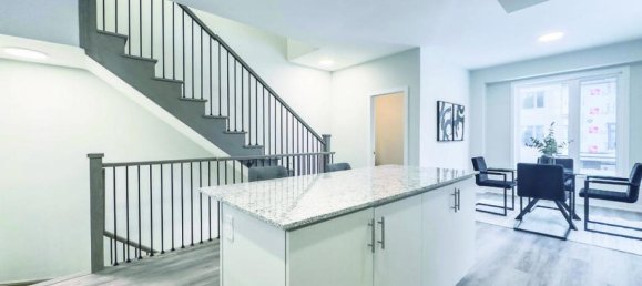 3 bedrooms House in Collingwood, Canada No. 918 12