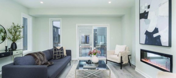 3 bedrooms House in Collingwood, Canada No. 918 6