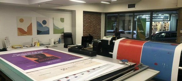 200m² Property in Athens, Greece No. 2695 4