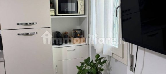 1 bedroom Apartment in Florence, Italy No. 330089 2