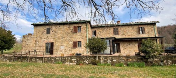5 bedrooms House in Castelnuovo di Val di Cecina, Italy No. 145263 3