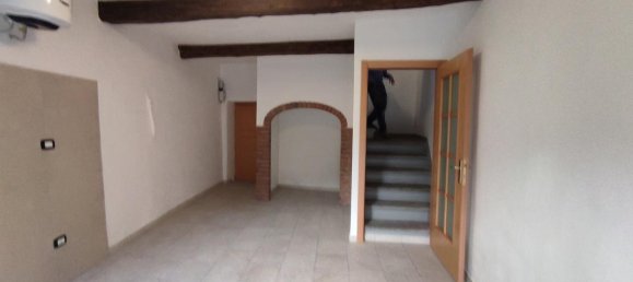 3 rooms Apartment in Vicchio, Italy No. 43478 2