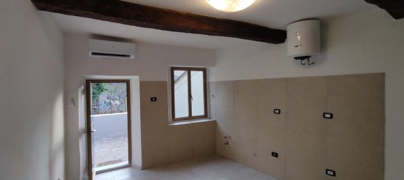 3 rooms Apartment in Vicchio, Italy No. 43478 4