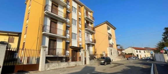 2 rooms Apartment in Magenta, Italy No. 2411 17