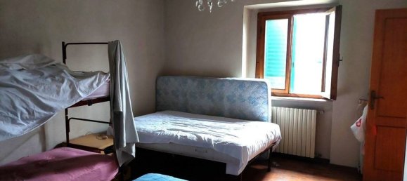 6 rooms House in Arezzo, Italy No. 209559 2