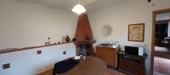 6 rooms House in Arezzo, Italy No. 209559 11