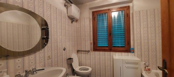 6 rooms House in Arezzo, Italy No. 209559 9
