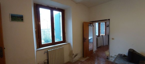 6 rooms House in Arezzo, Italy No. 209559 12