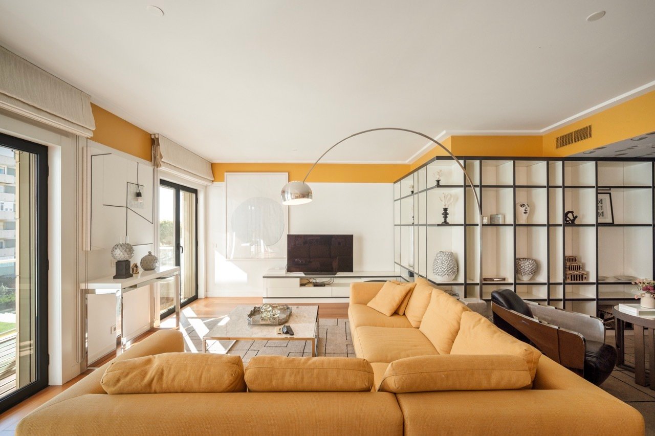 5 bedrooms Apartment in Lisbon, Portugal No. 109365