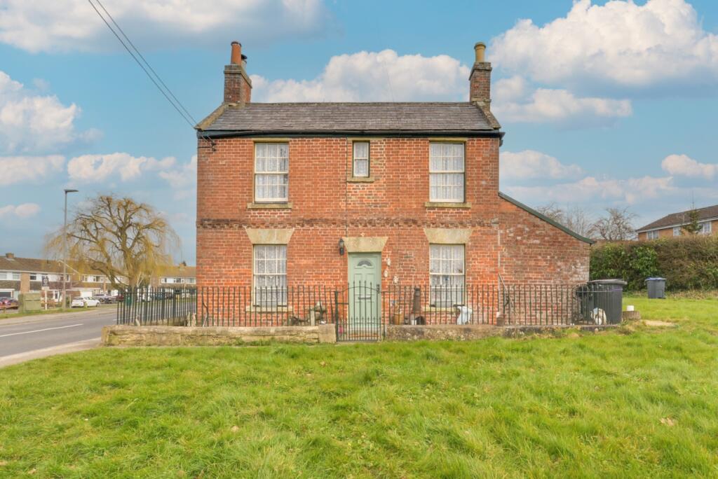 2 bedrooms House in Trowbridge, United Kingdom No. 13707