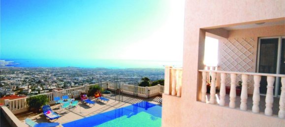 2 bedrooms Villa in Paphos, Cyprus No. 1666 3