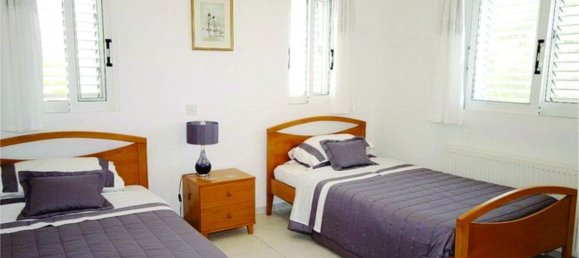 2 bedrooms Villa in Paphos, Cyprus No. 1666 9