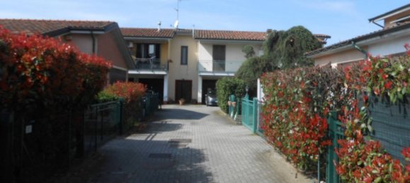 Apartamento de 2 dormitorios en Dorno, Italy No. 295830 9