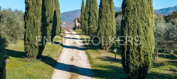 7 bedrooms House in Todi, Italy No. 126712 3