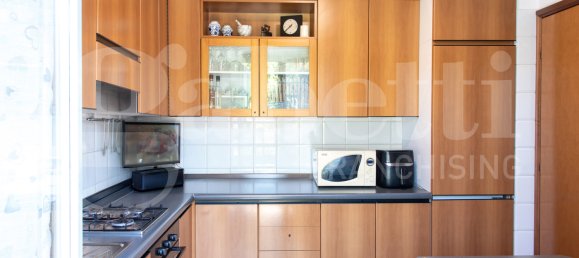 3 bedrooms House in Cesano Maderno, Italy No. 269143 6