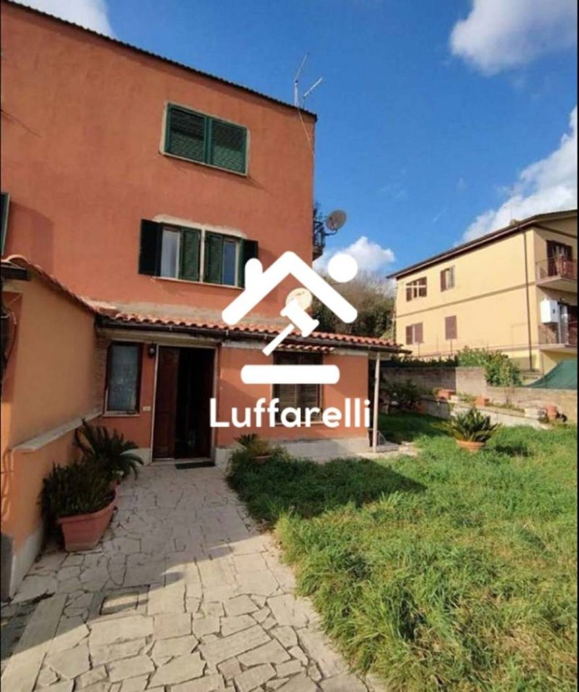 2 bedrooms Apartment in Rome, Italy No. 9630