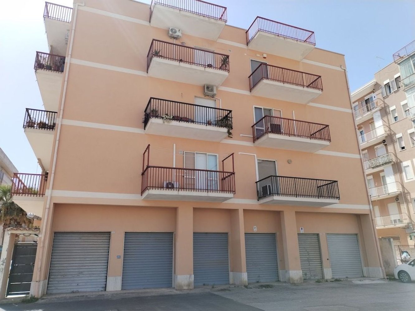 Гараж 15м² в Сиракузы, Италия № 372994