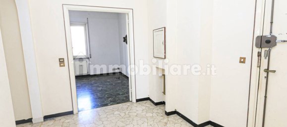 4 bedrooms Apartment in Genoa, Italy No. 329850 6