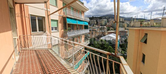 4 bedrooms Apartment in Genoa, Italy No. 329850 2