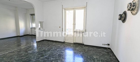 4 bedrooms Apartment in Genoa, Italy No. 329850 7