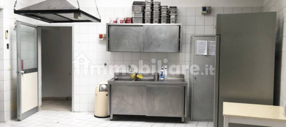 3 rooms Commercial property in Florence, Italy No. 35149 4