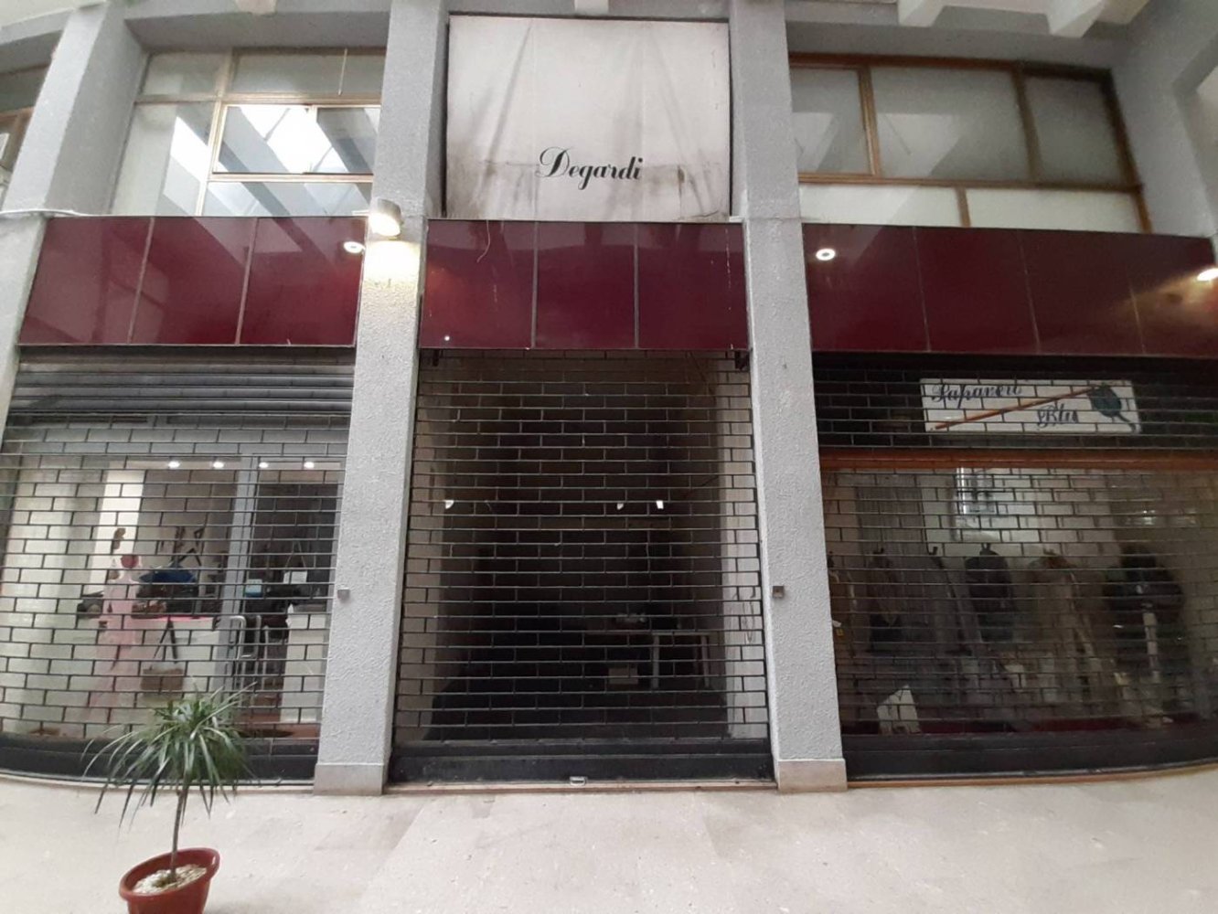 2-Zimmer Gewerbliche Immobilie in Catanzaro, Italy, Nr. 124202