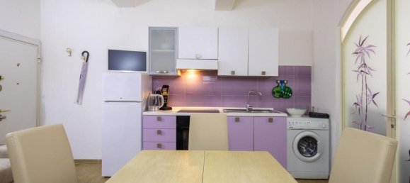 3 rooms Apartment in Florence, Italy No. 195822 6