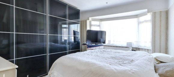 3 bedrooms House in Croydon, United Kingdom No. 4859 3