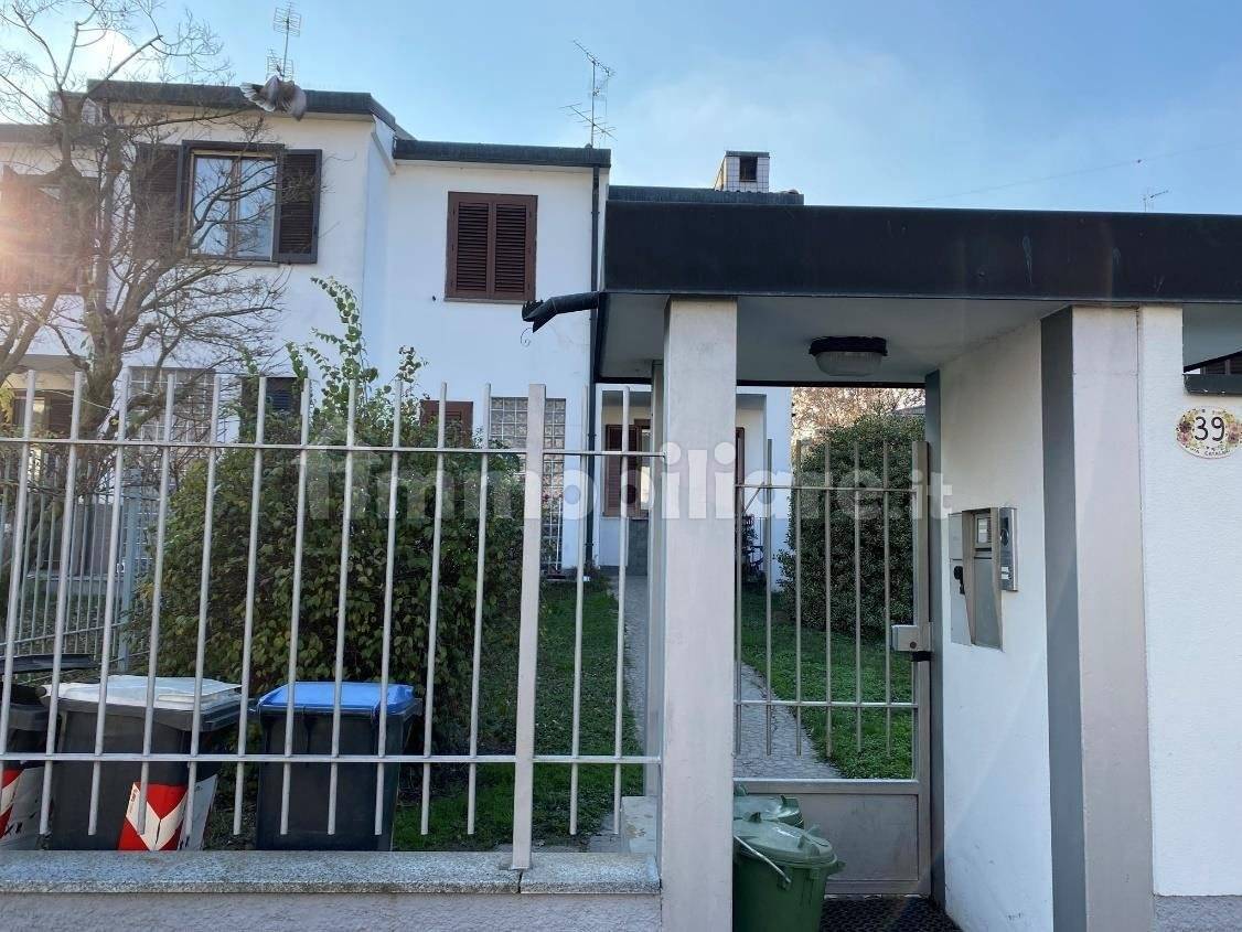 6 bedrooms Villa in Settimo Milanese, Italy No. 279127