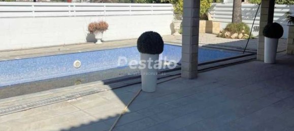 5 bedrooms House in Aradippou, Cyprus No. 15145 4