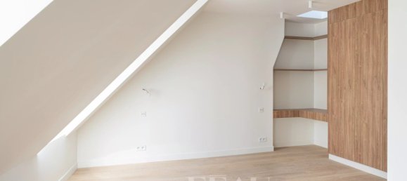 3 bedrooms Apartment in Paris, France No. 346353 13