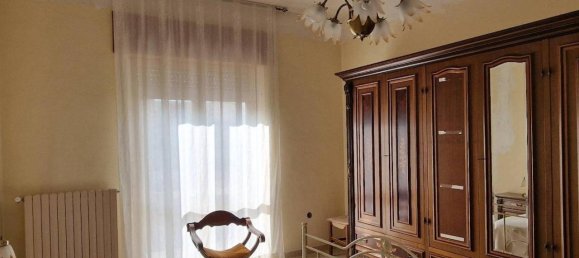 Дом с 5 комнатами в Сторнара, Италия № 92485 12