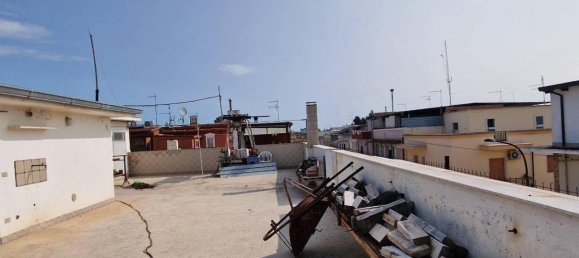 Дом с 5 комнатами в Сторнара, Италия № 92485 21